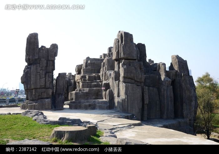 吉林临江广场石林全景