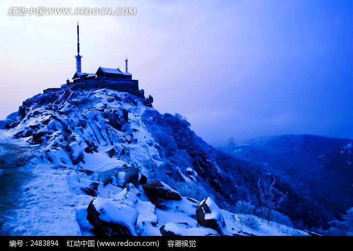 泰山日观峰雪景