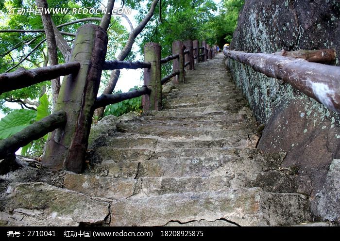 陡峭的山上之路