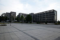 焦作大学图书馆正面全景