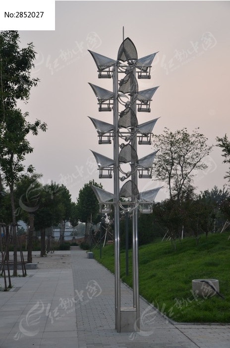 建筑摄影 休闲场所 寿光农圣公园广场边的路灯  请您分享: 素材描述