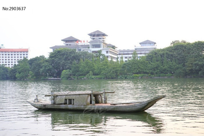 榕湖装饰石船