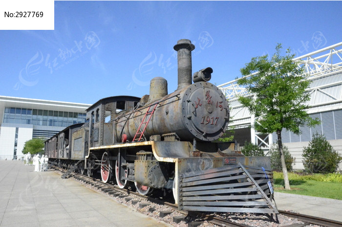 生锈的铁皮老火车图片_科学技术图片