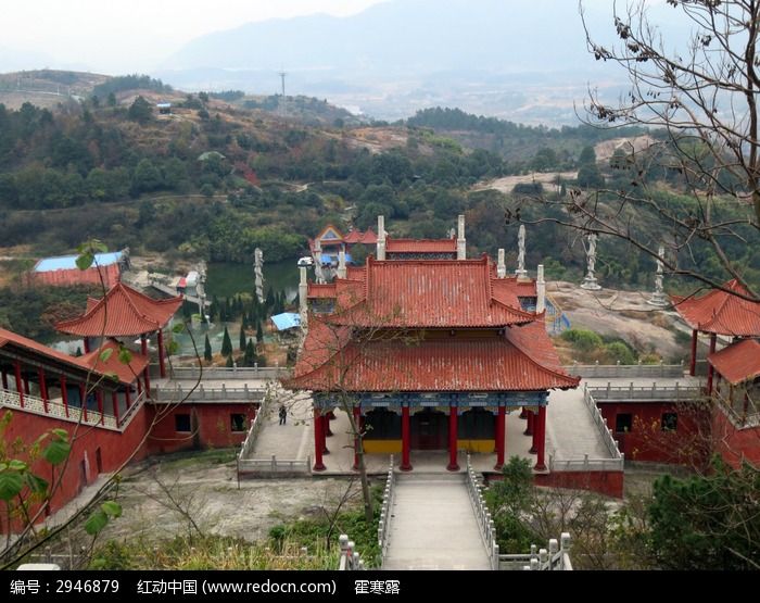 黄石小雷山寺庙全景