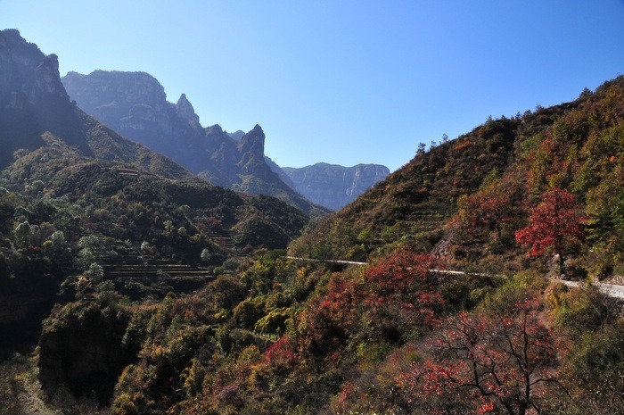 秋天的山景图片