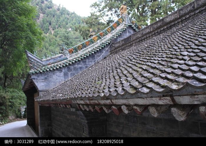 瓦房上的瓦