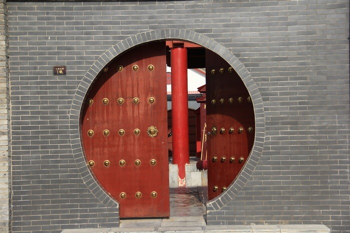 寺庙的圆型门