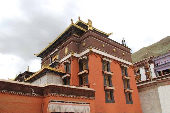 西藏寺庙建筑图片_建筑摄影图片