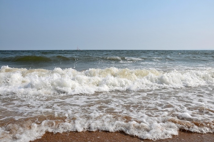 海边涌浪