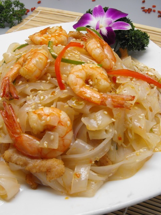 鲜虾炒河粉