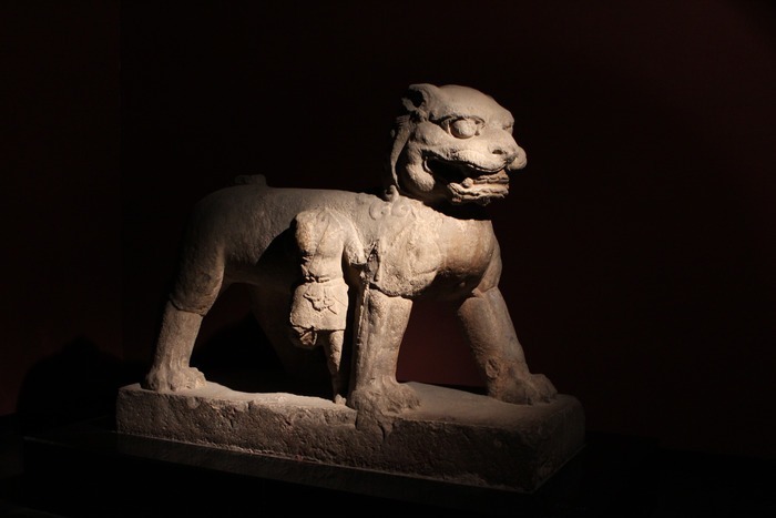 古代兽首石刻