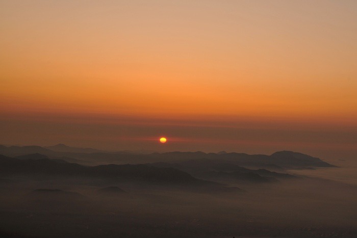 山川与太阳