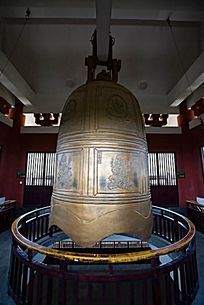 寺庙古钟