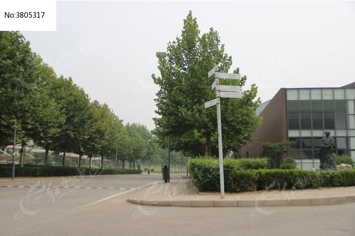 原创摄影图 建筑摄影 学校 拐弯的道路  素材描述:红动网提供学校精美