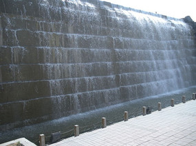 日本旧煤炉左侧面摄影图