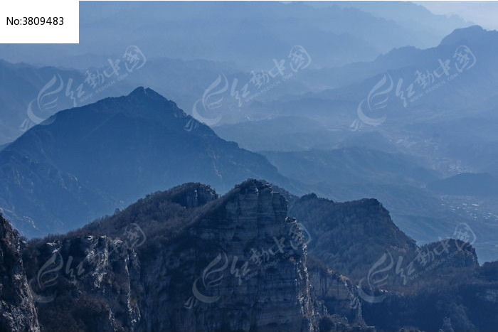 郊野层叠群山空旷野山荒凉突兀