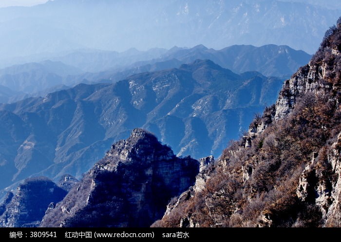 矿石山脉层叠群山空旷野山荒凉图片,高清大图_山峰山脉素材