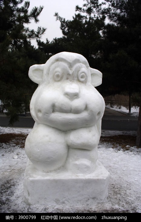 生肖猴子雪雕