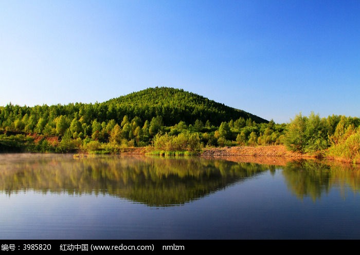 湖泊山景