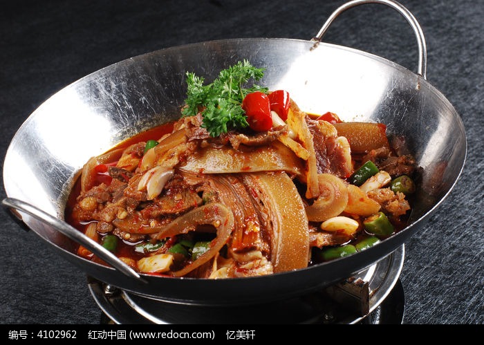 干锅带皮黄牛肉