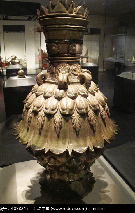 青瓷莲花尊