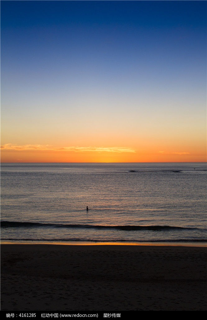 黄海 我国黄海,特别是近海海域的海水多呈土黄色且混浊,主要是从