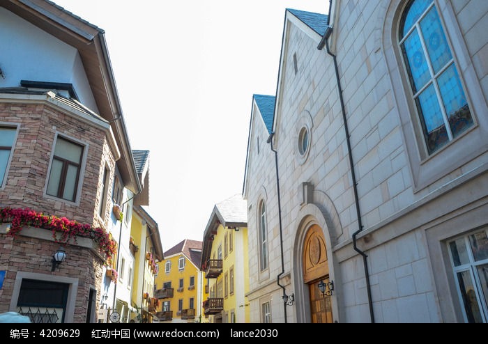 仰望五矿哈施塔特街古建筑图片,高清大图_高楼