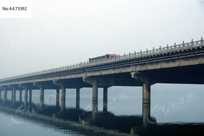 跨河大桥山水宽屏风光