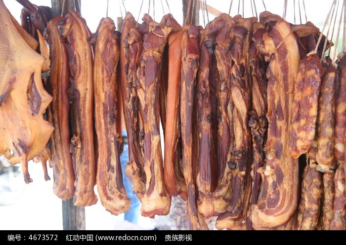 腊肉挂在一起食色双全