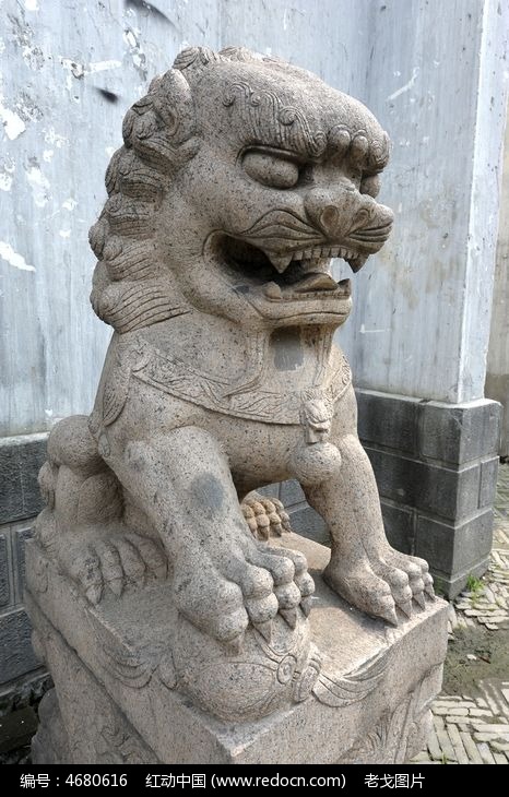 石狮子侧面