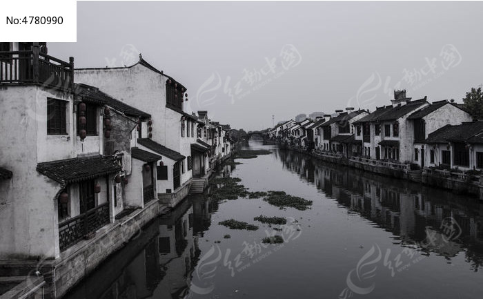 水乡湖边建筑