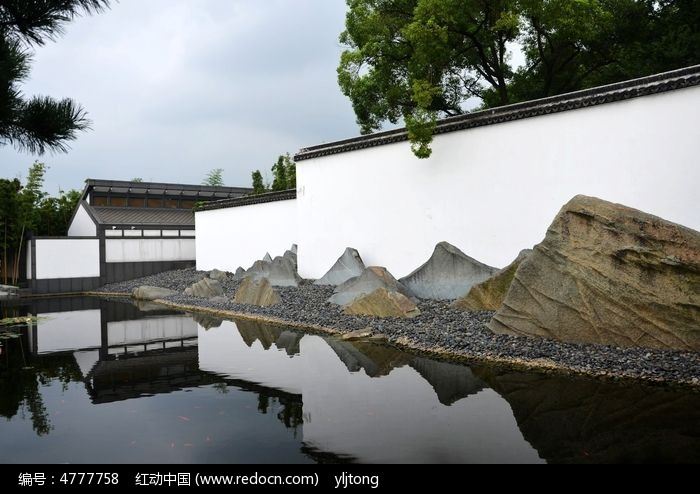 苏州博物馆池边假山壁