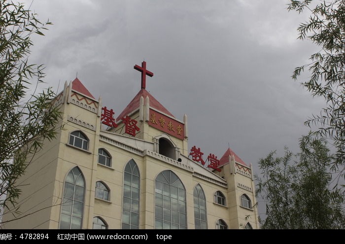 下雨前的基督教堂