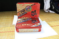 两个月饼包装盒子