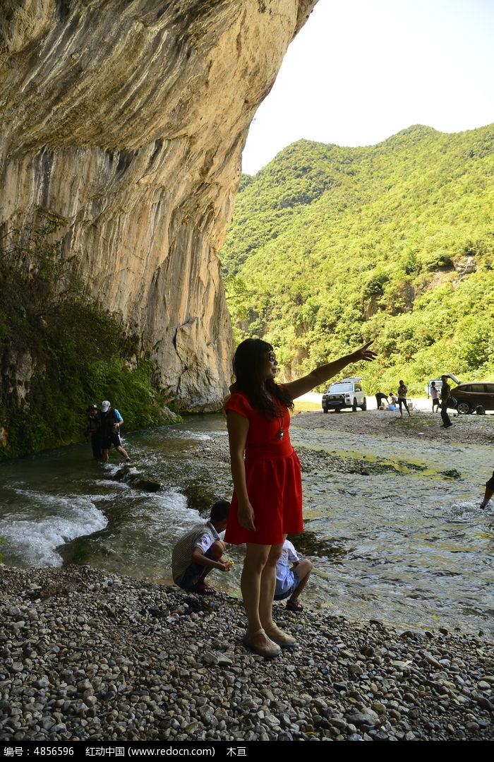 黑水河滩上的女人