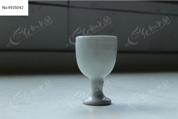白瓷小脚白酒杯