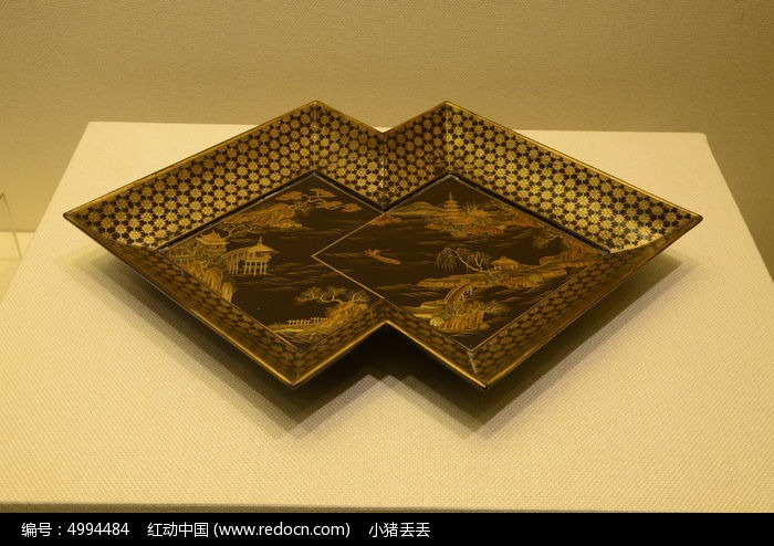 清黑漆描金山水纹方胜盘