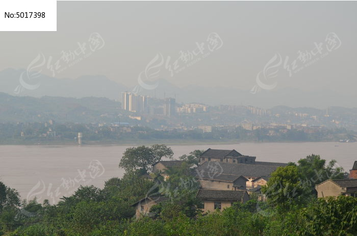 长江对岸洛碛镇全景