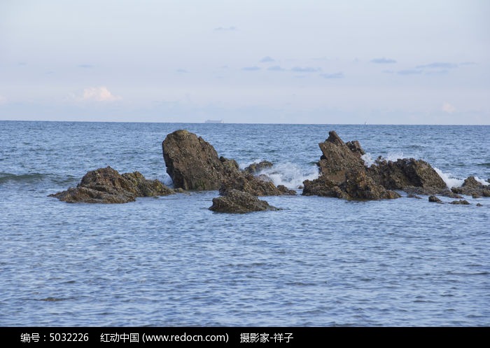 海里的礁石