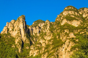 陡峭的山峰蓝天下陡峭的山峰陡峭的山峰陡峭的山峰奇特的山峰秀丽的