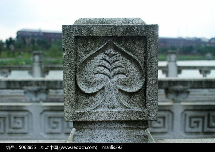 石桥石柱花纹浮雕