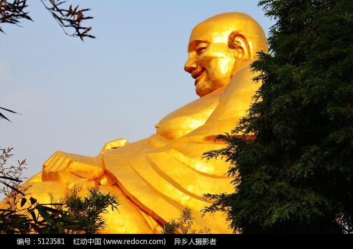 千佛山弥勒佛侧影