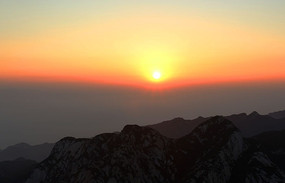 华山山顶日出风光