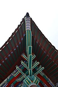 雕梁画栋的十笏园仿古屋檐