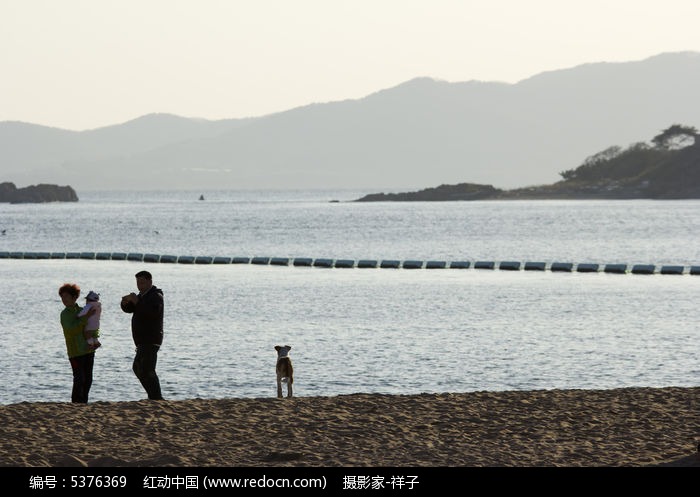 海边的人和狗