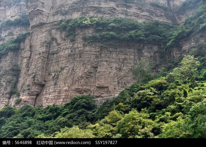 山岩绝壁