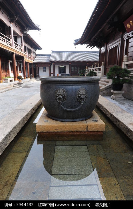 知也禅寺消防水缸图片