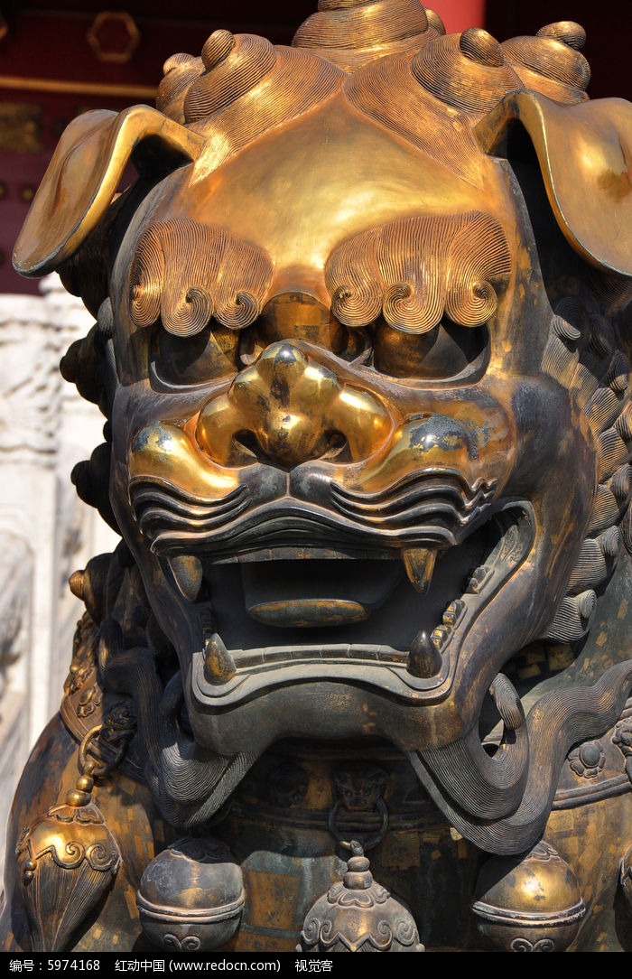 北京故宫乾清门鎏金铜狮