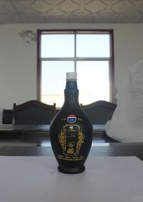 三十窖藏黑色酒瓶高端品质古典花纹