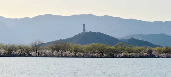 美丽的西山玉峰塔高清图片下载_红动中国